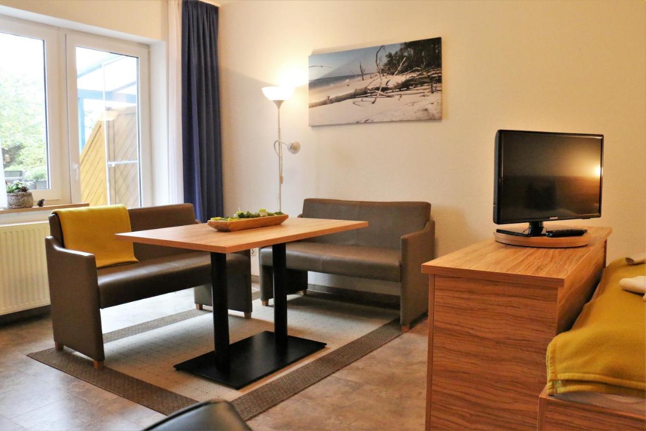 Gruenblau Relax Pension & Apartments Росток Экстерьер фото