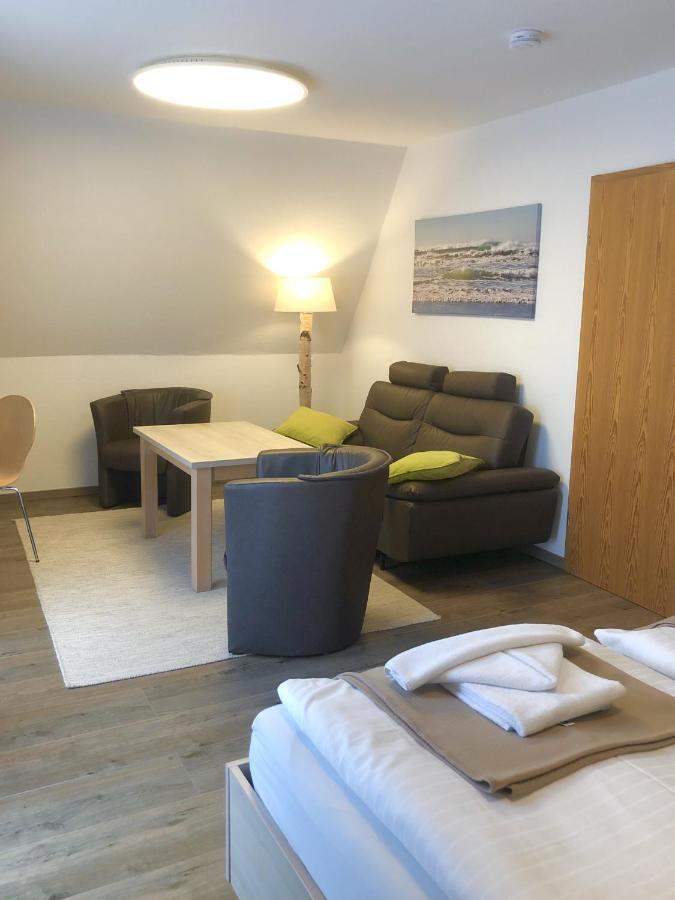 Gruenblau Relax Pension & Apartments Росток Экстерьер фото