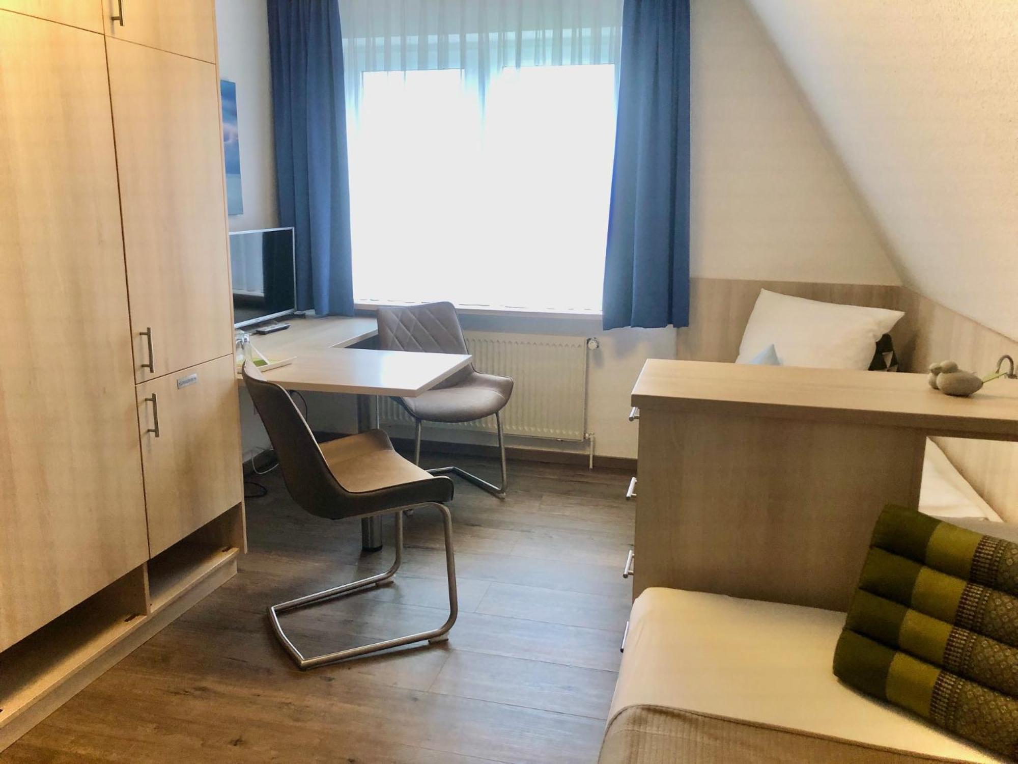 Gruenblau Relax Pension & Apartments Росток Экстерьер фото