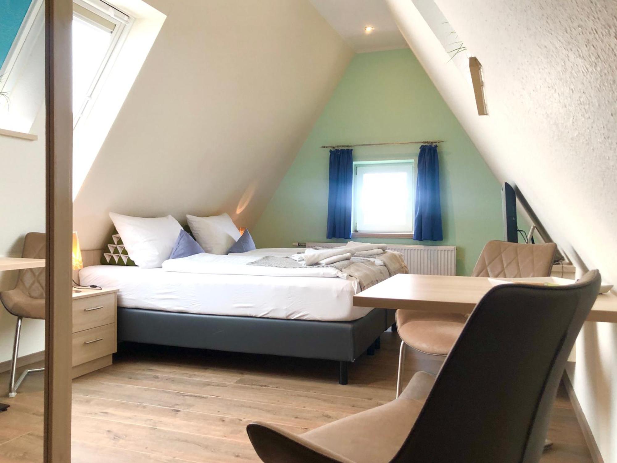 Gruenblau Relax Pension & Apartments Росток Экстерьер фото