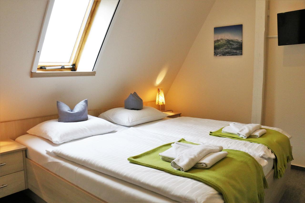 Gruenblau Relax Pension & Apartments Росток Экстерьер фото