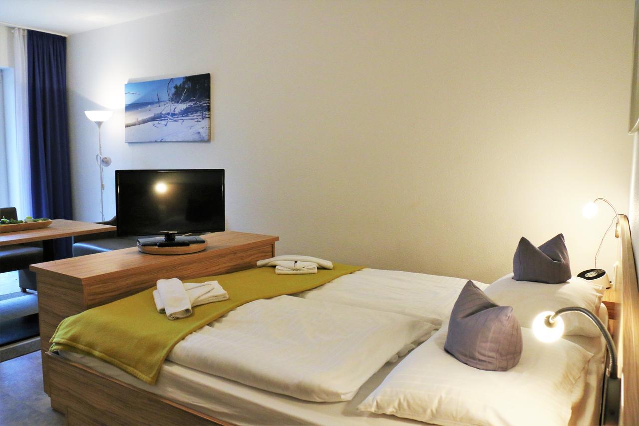 Gruenblau Relax Pension & Apartments Росток Экстерьер фото