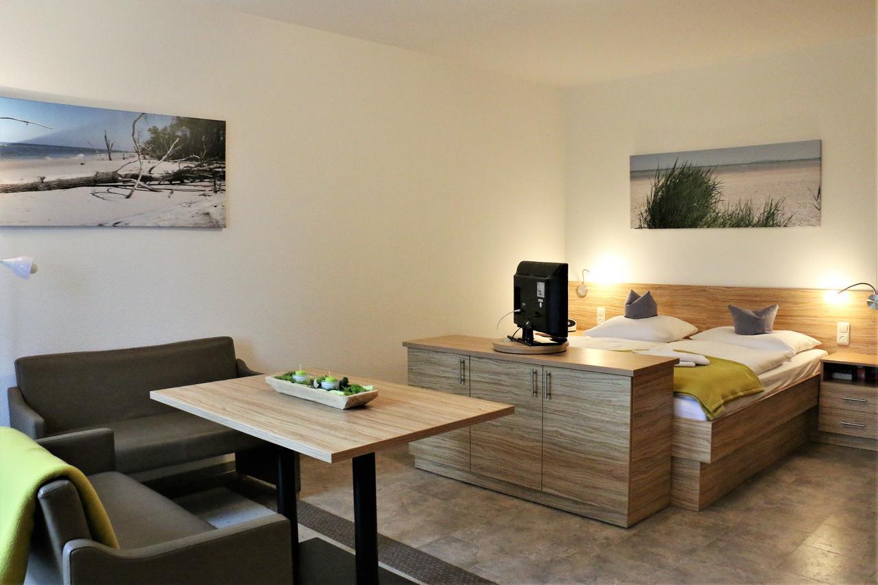 Gruenblau Relax Pension & Apartments Росток Экстерьер фото