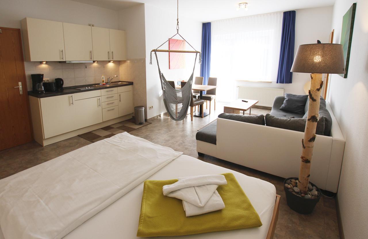 Gruenblau Relax Pension & Apartments Росток Экстерьер фото