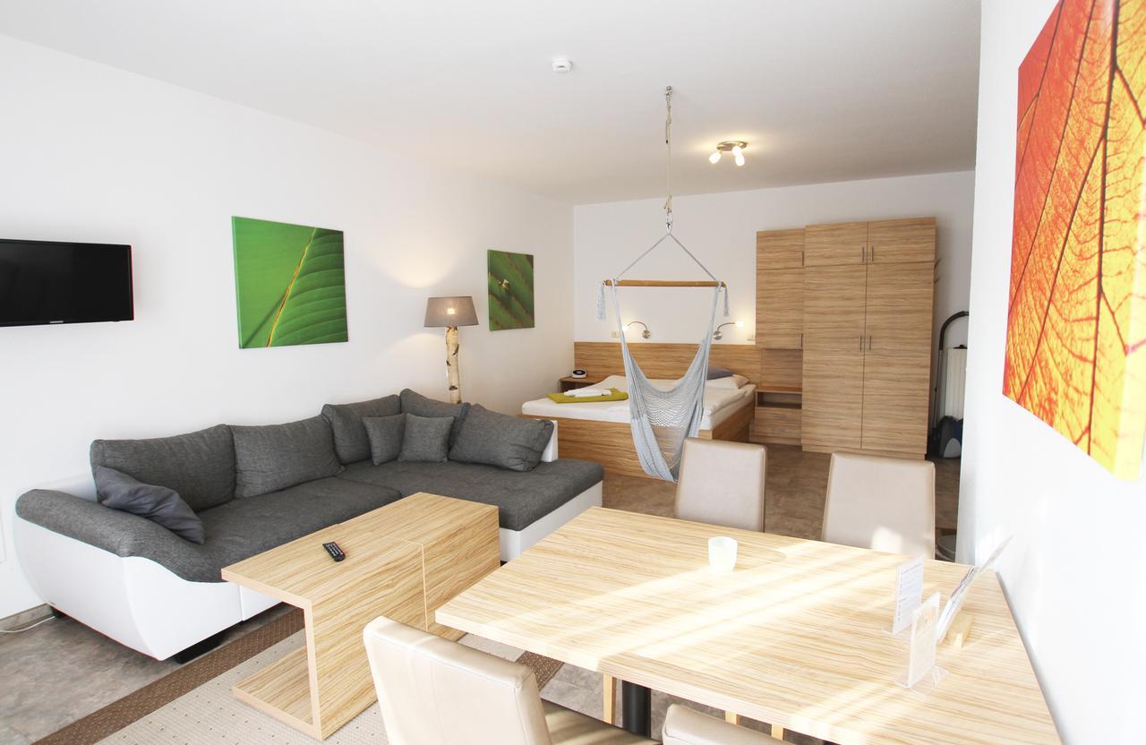 Gruenblau Relax Pension & Apartments Росток Экстерьер фото